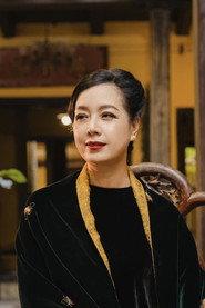 Chiều Xuân as Mutter Thuy in Fortune Favors the Brave 2016