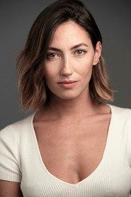 Paloma López as Paloma in Des Gens Bien 2019