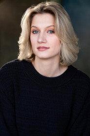 Eve Yoder as Lauren in Secrets of Savannah