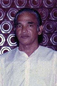Kalamandalam Kesavan as Vishnu Narayanan Namboothiri in Nadan Pennum Natupramaniyum 2000