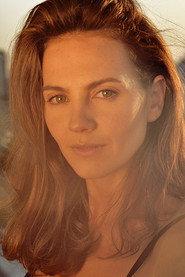 Sandra Criolani as Ana in Drugstore 2019