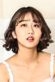Yoo Ji-won as Seon-kyung (선경) in Reunion Goals: The Beginning 2017