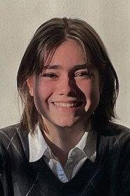 Nelle De Veer as Zahra in Fanboy 2026