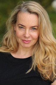 Sara Stephens as Hannah's Mother in Early Works 2020
