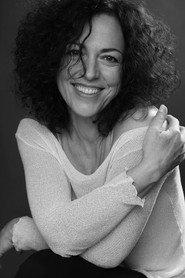 Cristina de Inza as Manuel's Daughter in La Nueve 2020