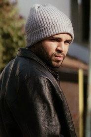 Oliver Martin as Carlos Apareo in Sombras chinas 2025