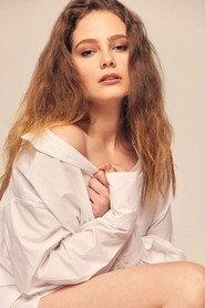 Rebeca Zajac as Lucía in Ni tele ni pizza 2026
