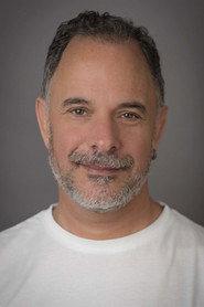 João Pedreiro as Pai in Edmundo 2022