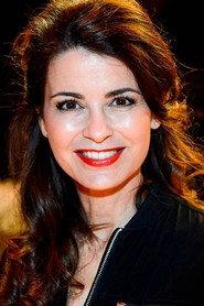 Caroline de Bruijn as in Sneeuwwitje en de zeven kleine mensen: Een modern sprookje 2015