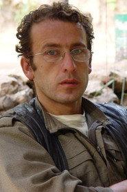 Halil Uysal as Doktor in Eyna Bejnê 2002