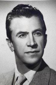 José Sancho Sterling as Experto in Regresa un desconocido 1961