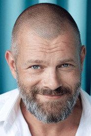 Mikkel Munch-Fals as Sig selv in 10 filmgys du aldrig glemmer 2013