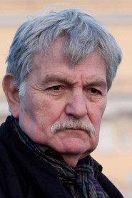 Yulian Panich as Ataman Shurakov in Russian Pioneers 1967
