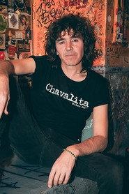 Rubén Pozo as Guitarra acústica y voz (self) in Pereza · Barcelona 2006