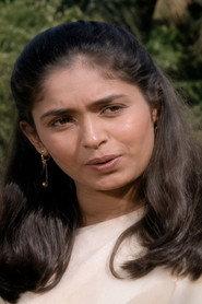 Poornima Devi as Mary in Neruppile Pootha Malar 1981