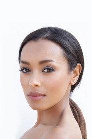 Melanie Liburd as Amanda in How Sarah Got Her Wings 2015