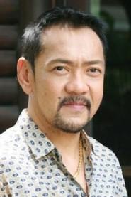Prakasit Bosuwan as Captain Ongart in Seven Street Fighters 2005