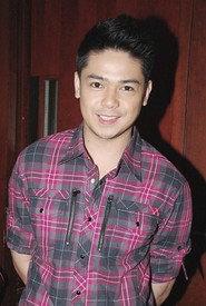 Tyron Perez as Ogie in Happily Ever After 2005