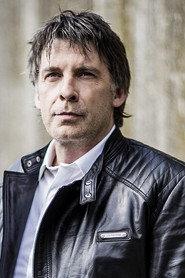 Luk Alloo as Papa in Plop and the Gnome Treasure 1999