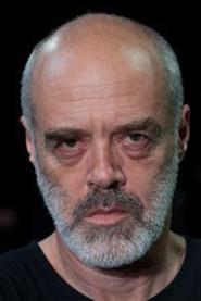 Doron Tavory as Defense Minister Israel Navon in Lemon Tree 2008
