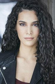 Pegah Ghafoori as Sahar in One Must Wash Eyes