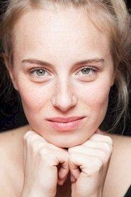 Loriane Klupsch as Annabelle De Meyer in Love, Romance & Chocolate 2019
