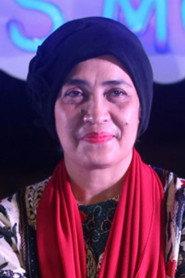 Ferina Widodo as Ibu RT in Ratu Kostmopolitan 2010