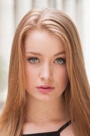 Sarah Doerner as Rachel in The Chemists 2025