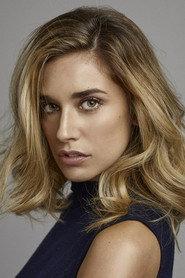 Pilar Morales as Maika in Soy una buena persona 2023