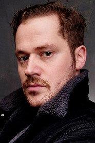 Jakob Benkhofer as Leon Schäfer in Im Grunde Mord - Blutsbande 2026