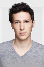 Thomas Silberstein as Julien de Grève in Everybody Lies 2022