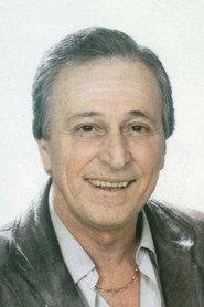 Kostas Palios as Γιώργος Άλαλος in Politis gama katigorias 1987