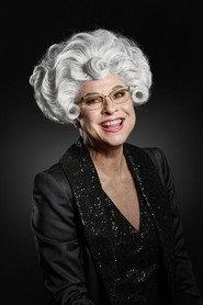 Helga Schneider as Empfangsdame in Just for fun mit Marco Rima 2020