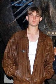 Feliks Lipiński as Dan Brown in Blood Money 2024