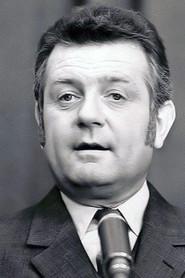 Stanislav Dytrich as předseda zotavujícího střediska in Homolka and Pocketbook 1972