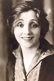 Laurette Taylor as Margaret O'Connell in Peg o' My Heart 1922