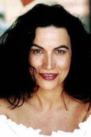 Ana Malaver as Chon in Kisses for Everyone 2000