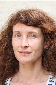 Manue Fleytoux as Lara in Juliette dans son bain 2022