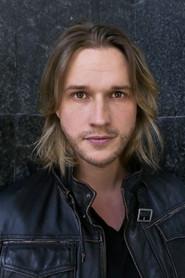 Christopher Kohn as Jose Cullen in Rosamunde Pilcher: Alte Herzen rosten nicht 2013