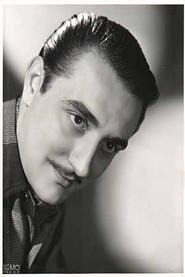 Arturo Rambal as Papá in Los problemas de mamá 1970