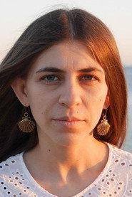 Ευγενία Λιούτα as Anna in The Ear of the Sea 2023