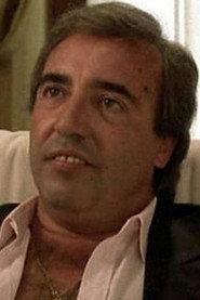Angelo Bernabucci as Walter Finocchiaro in Compagni di scuola 1988