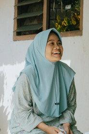 Ristin as Bu Siti/Mrs. Siti in Hear the Wind Unmask the Lies 