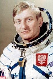 Mirosław Hermaszewski as Self in Space Sailors 2010