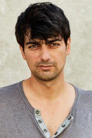 Peter Meltev as Viktor Rosh in Devenir un monstre 2027