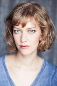 Isabeau Blanche as L'hôtesse du funérarium in The New Life of Paul Sneijder 2016