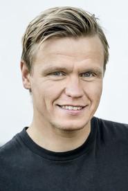 Luis Lüps as Stephan in Datsche 2019