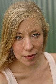 Lindsae Klein as Amanda's Mother in Besetment 2017