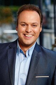 Frans Bauer as Kabouter Amadeus in Plop: The Violin Adventure 2005