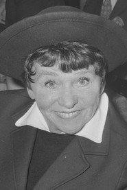 Corry Vonk as  in Kermisgasten 1936